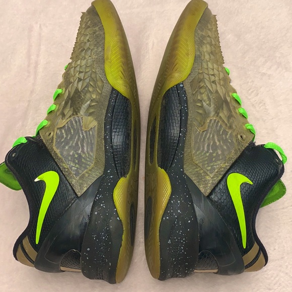 Nike Kobe 8 SS Christmas 2013 - Picture 9 of 13